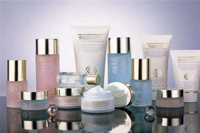 化妝品加盟與家具加盟的成本分析